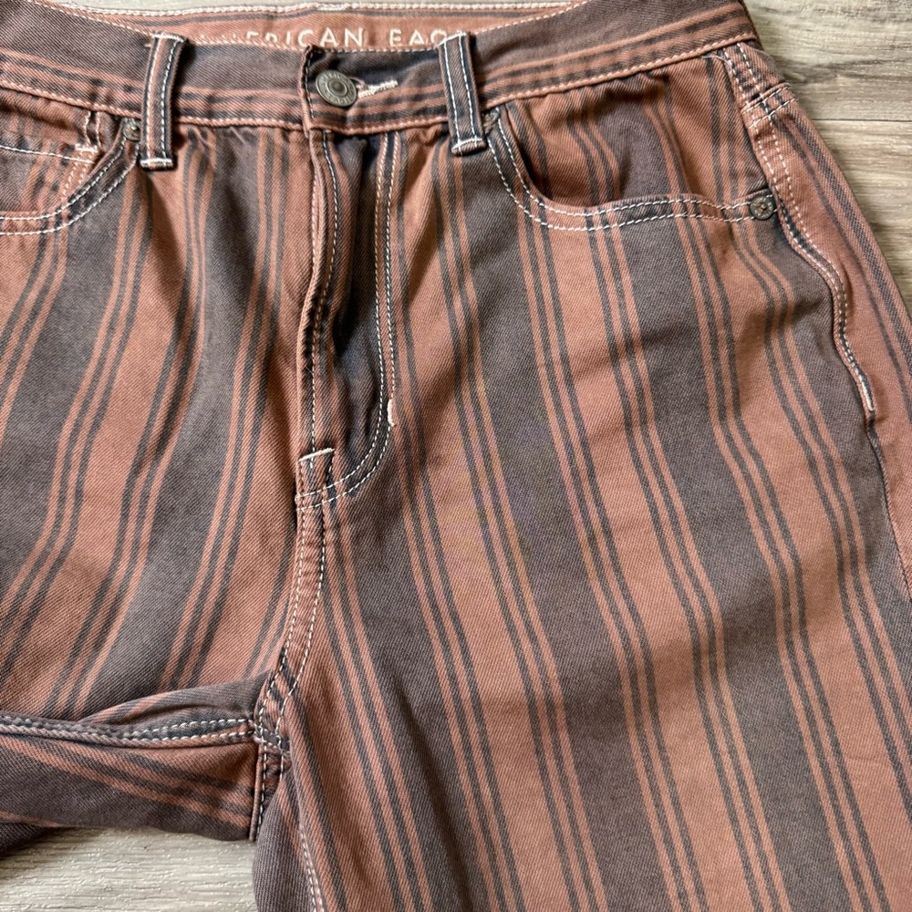 American Eagle 100% Cotton High Rise Mom Jean in Brown Stripe Size 4 - Picture 4 of 9